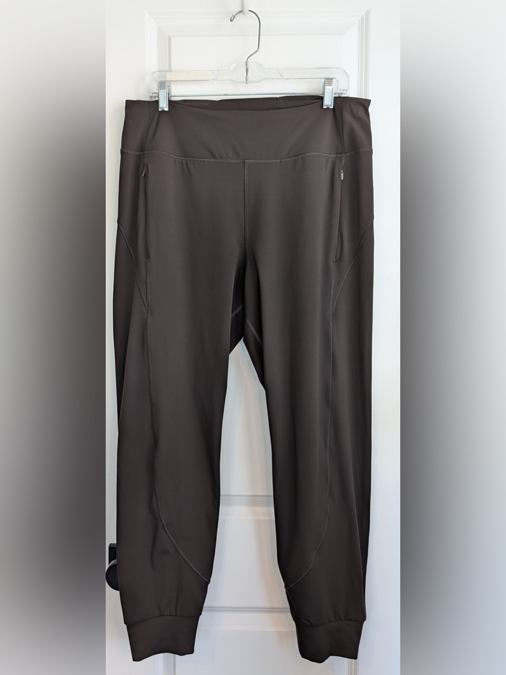 Quince Women’s Whistler Mid-Rise Thermal Joggers Espresso Size Large
